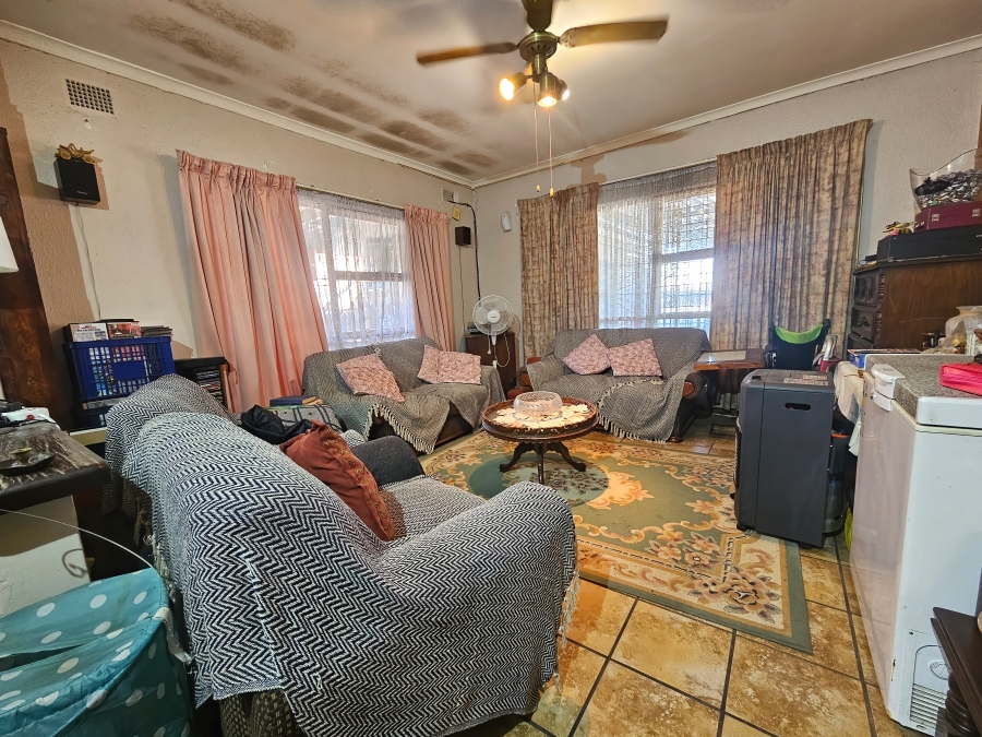 3 Bedroom Property for Sale in Peerless Park North Western Cape